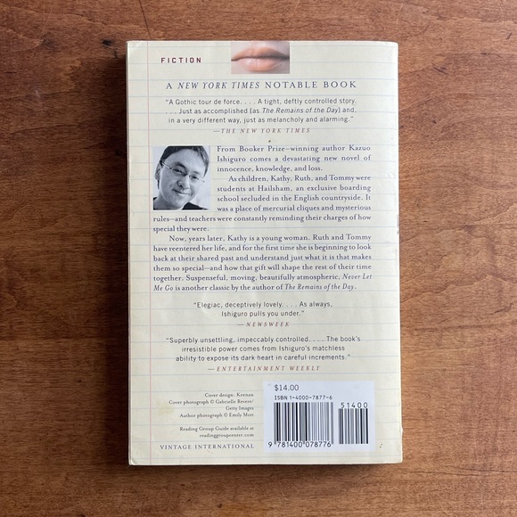Used Paperback Book Never Let Me Go Kazuo Ishiguro Fiction Novel - Picture 2 of 2